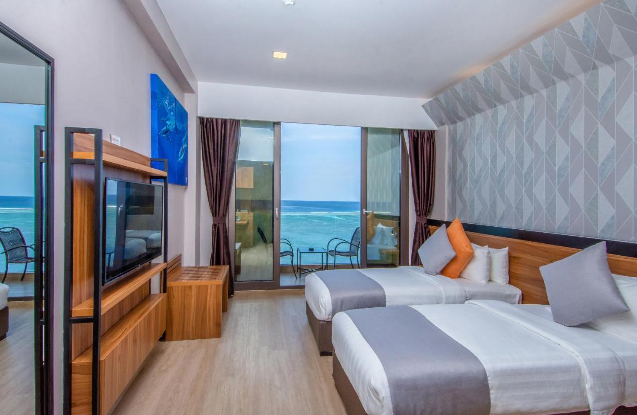Triton Prestige Seaview And Spa Maafushi Exterior foto
